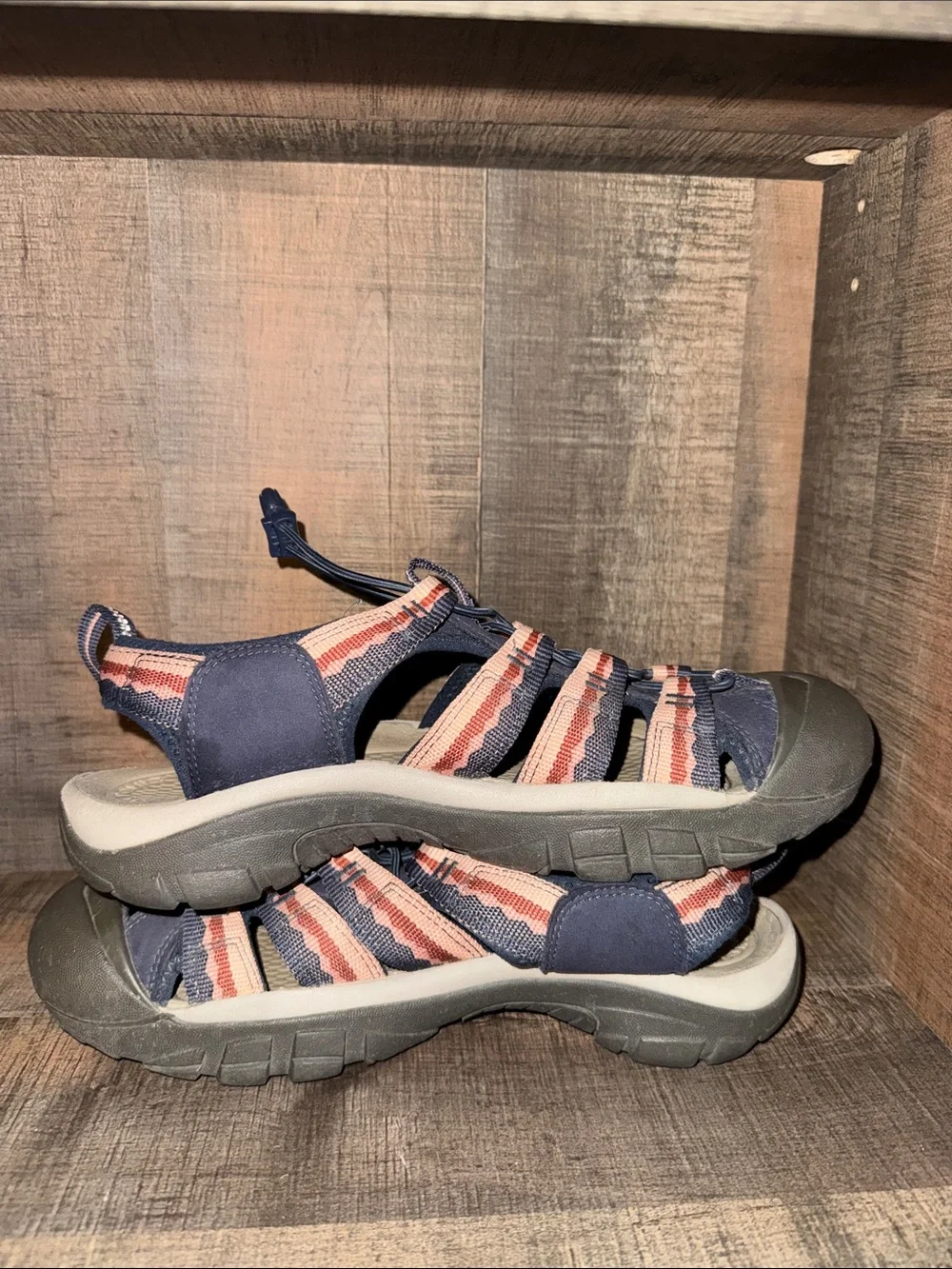 KEEN WHISPER women sandals-size 10.5